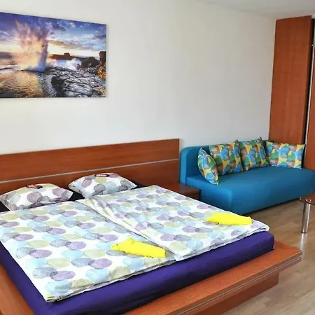 Apartment Quiet Next To Danube